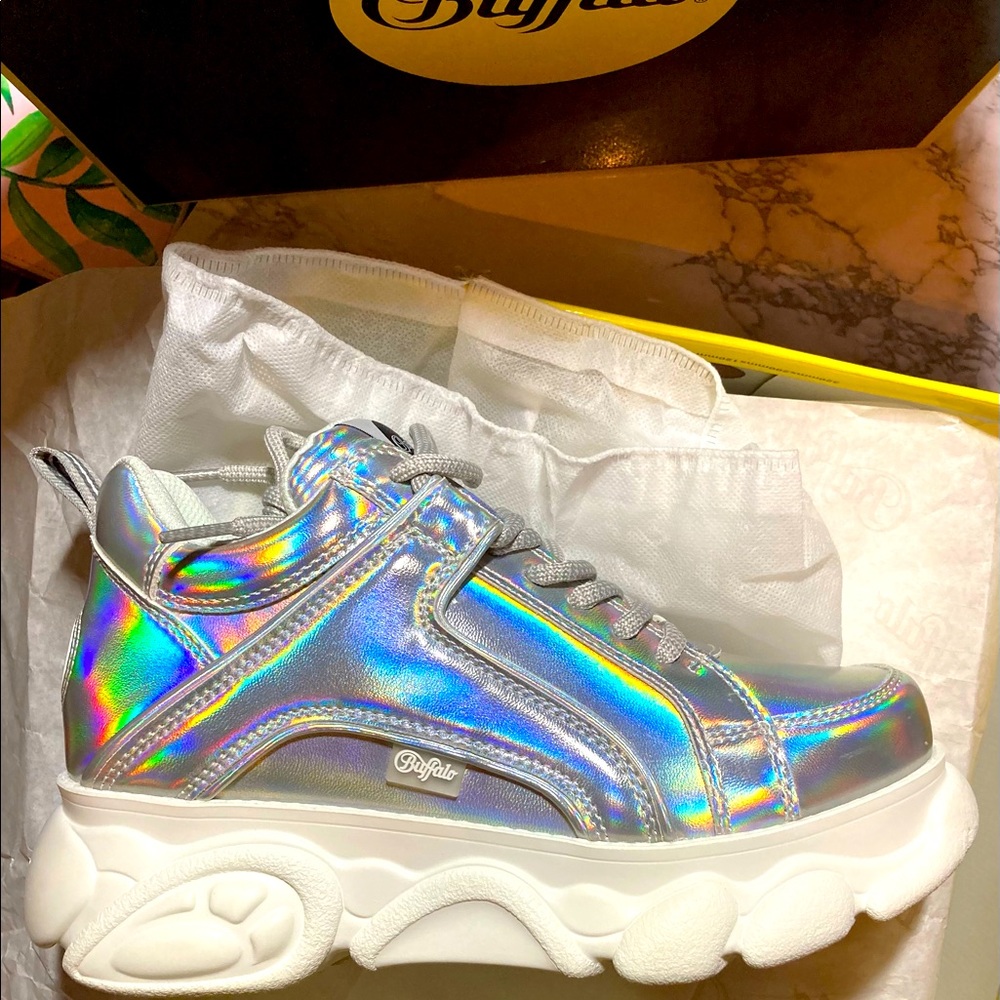 Buffalo Platform Leather Iridescent Sneakers